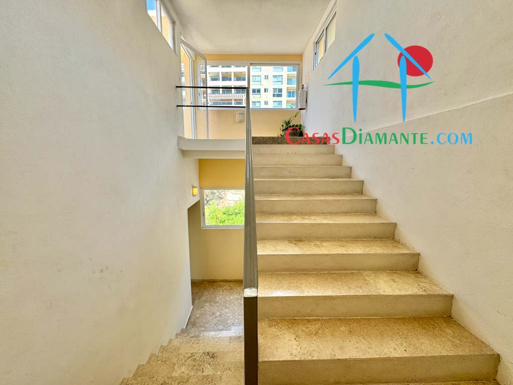 Punta Manglar E PH 301 - Escaleras y pasillos 4 Punta Manglar E PH 301 - Escaleras y pasillos 4